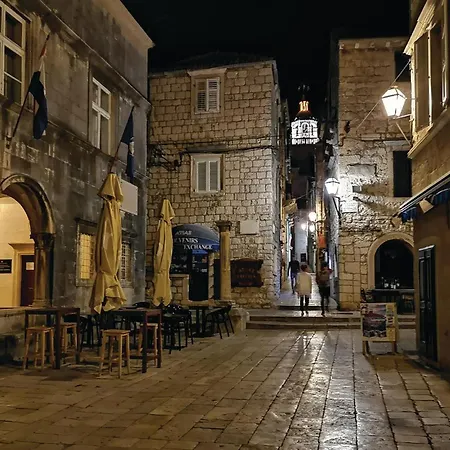 Awesome In Zrnovo, Корчула