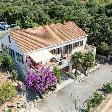 Apartman Awesome In Zrnovo,