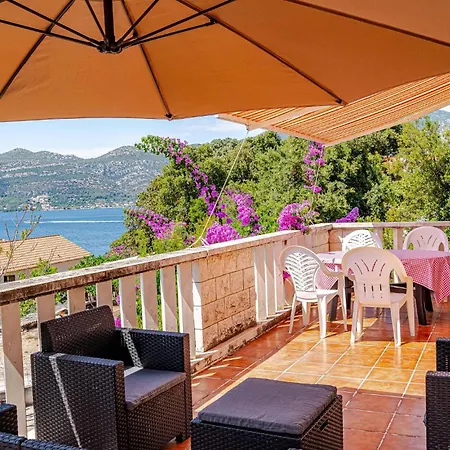 Awesome In Zrnovo, Korčula