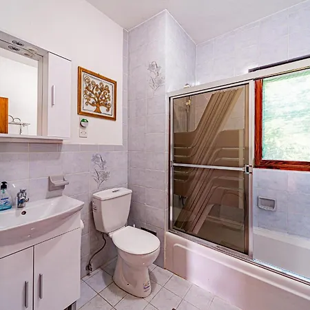 Awesome In Zrnovo, *